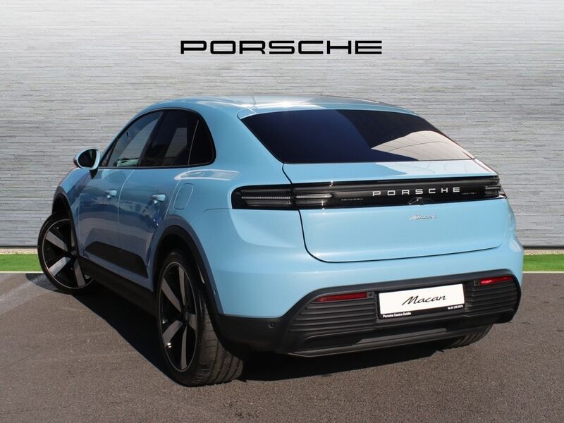 More views of Porsche Macan