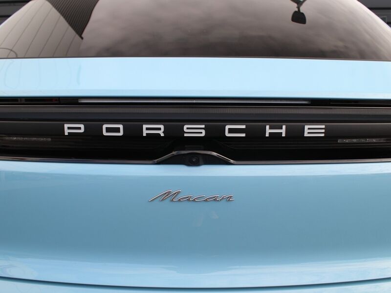 More views of Porsche Macan