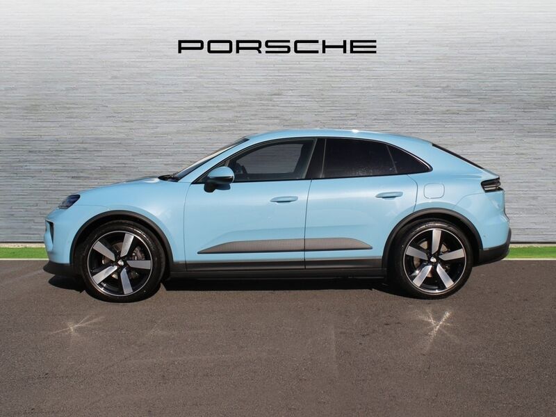 More views of Porsche Macan