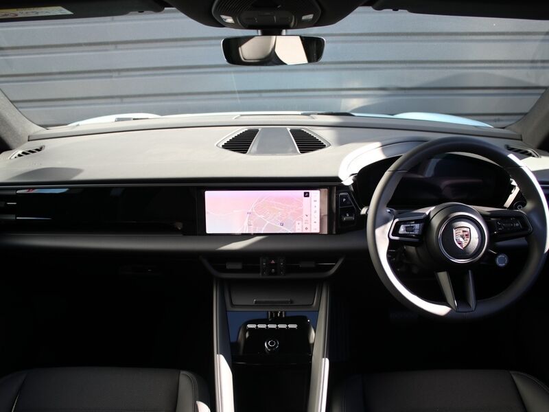 More views of Porsche Macan