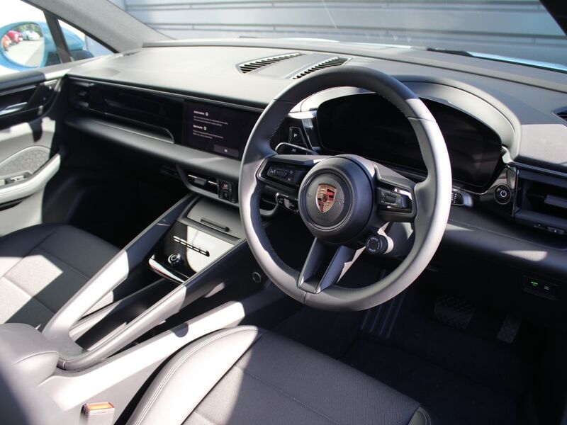 More views of Porsche Macan