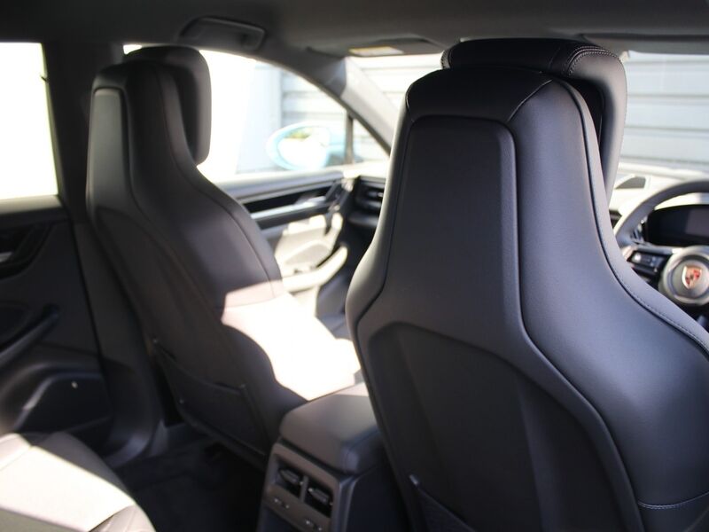 More views of Porsche Macan