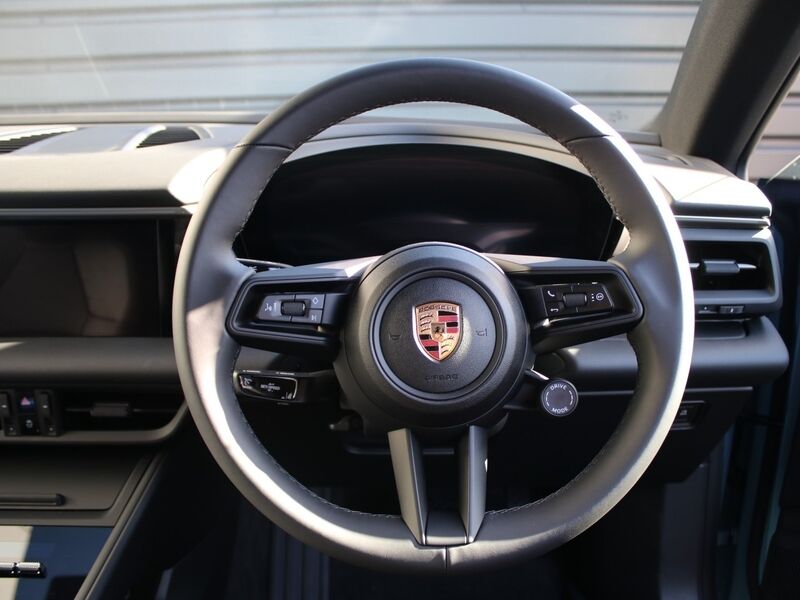 More views of Porsche Macan