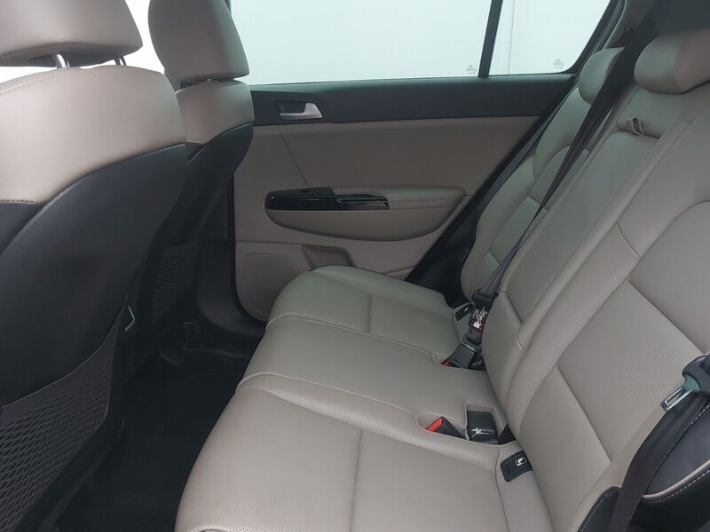 More views of Kia Sportage