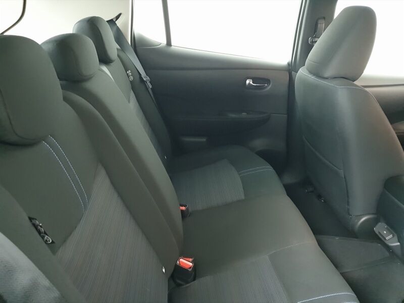 More views of Nissan Leaf