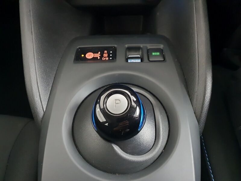 More views of Nissan Leaf