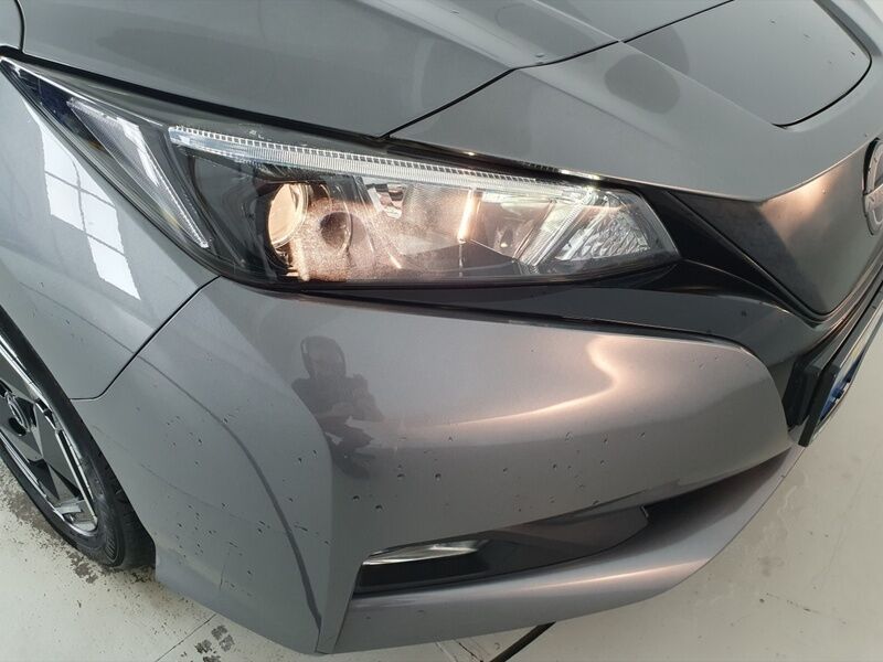 More views of Nissan Leaf