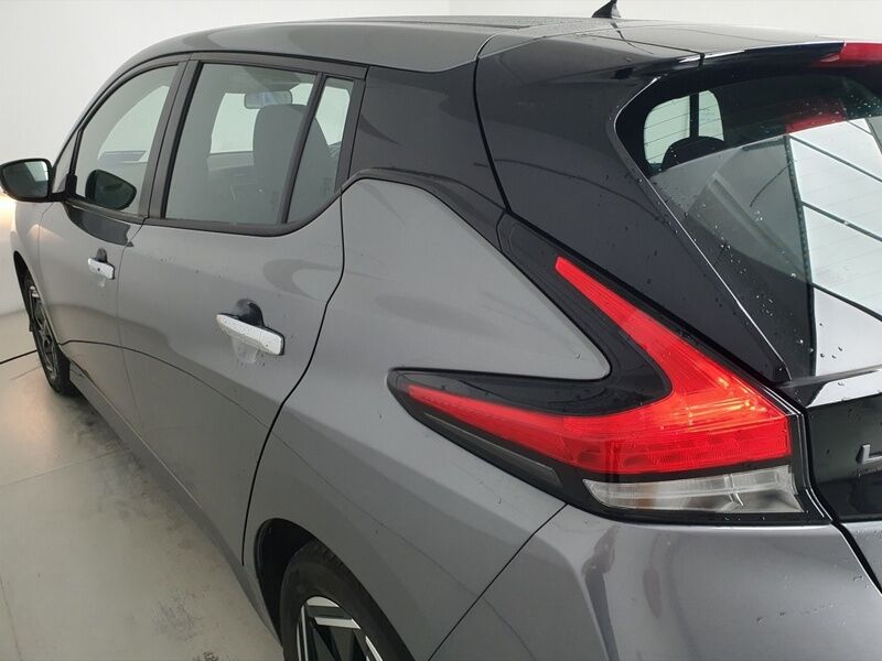 More views of Nissan Leaf