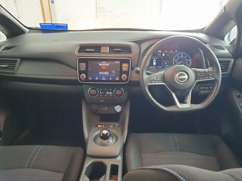 More views of Nissan Leaf