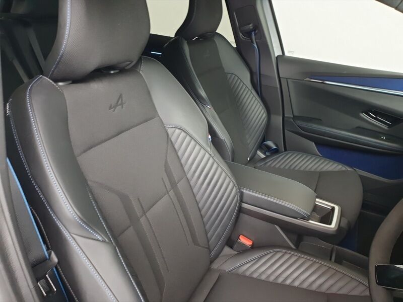 More views of Renault Scenic