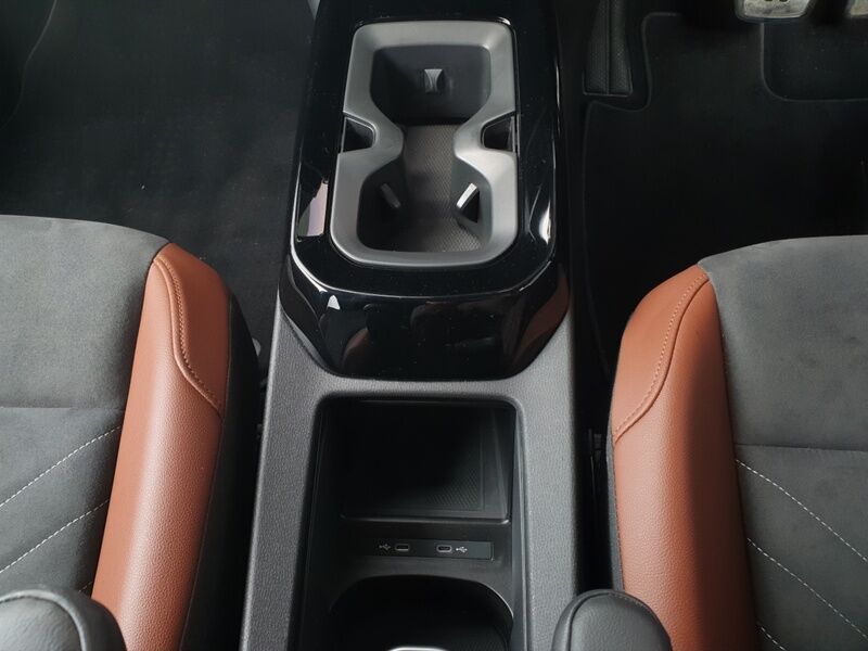 More views of Volkswagen ID.4