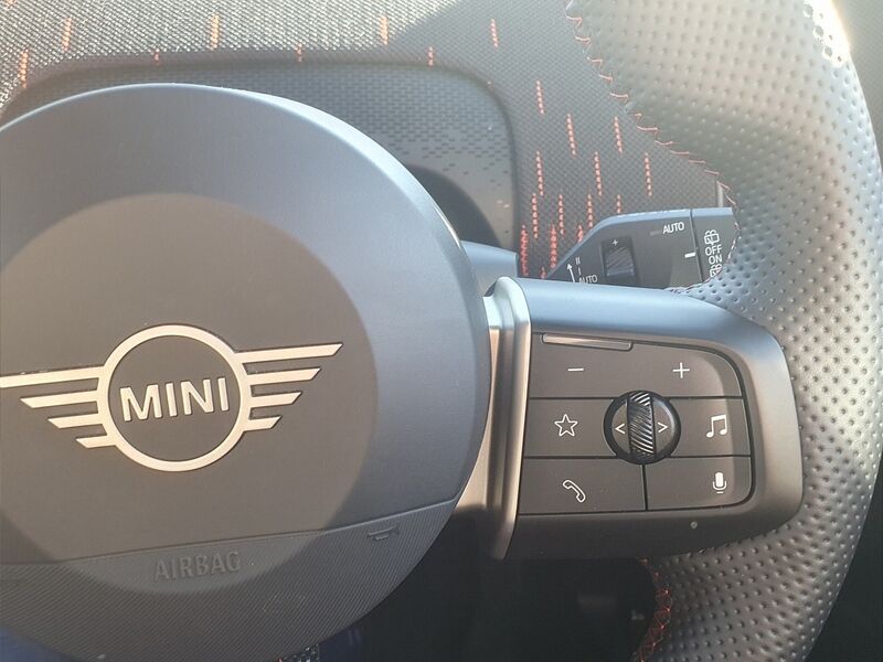 More views of Mini Countryman