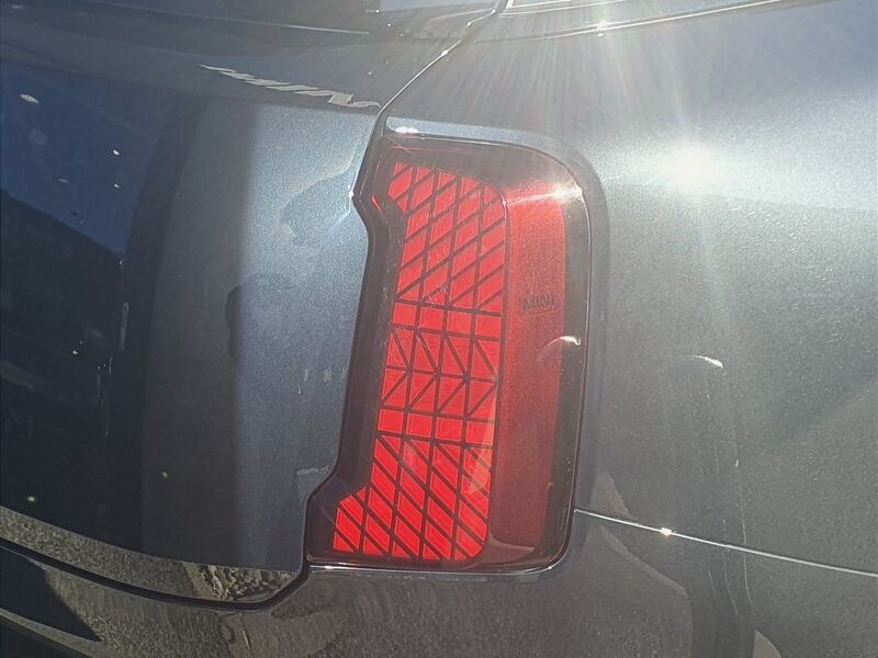 More views of Mini Countryman