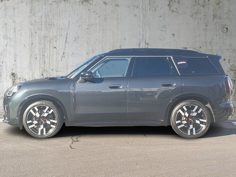 More views of Mini Countryman