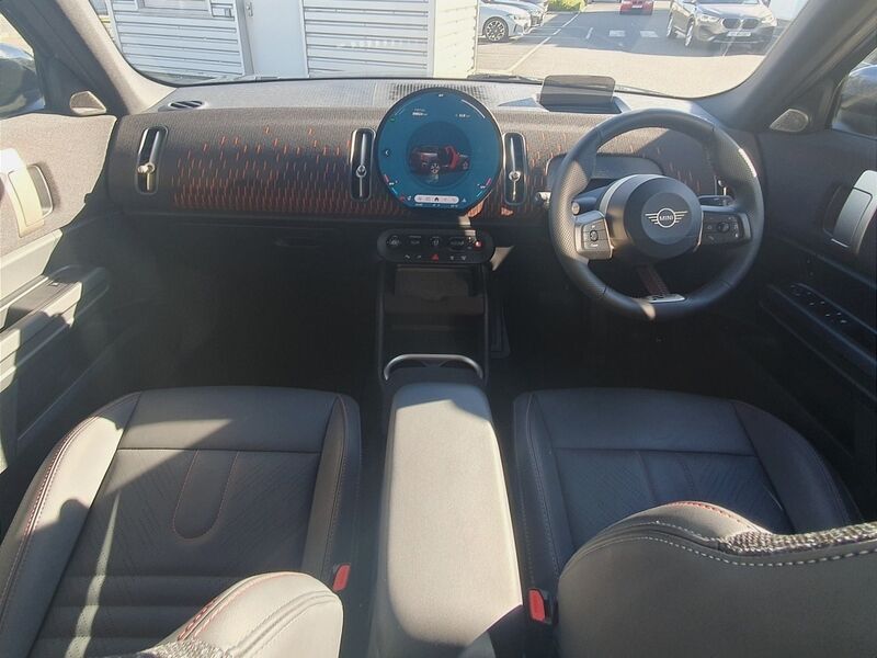 More views of Mini Countryman