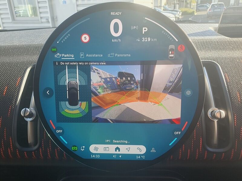 More views of Mini Countryman