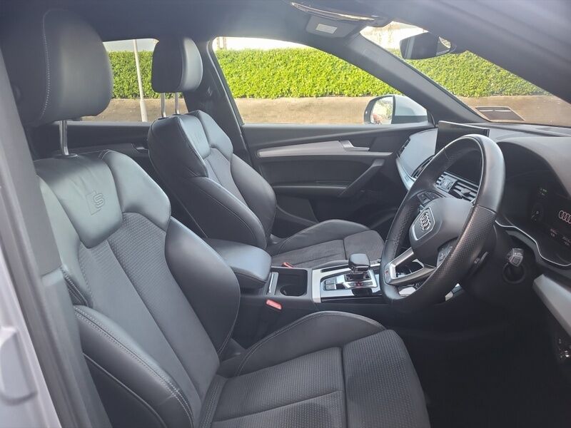 More views of Audi Q5