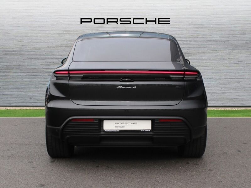 More views of Porsche Macan