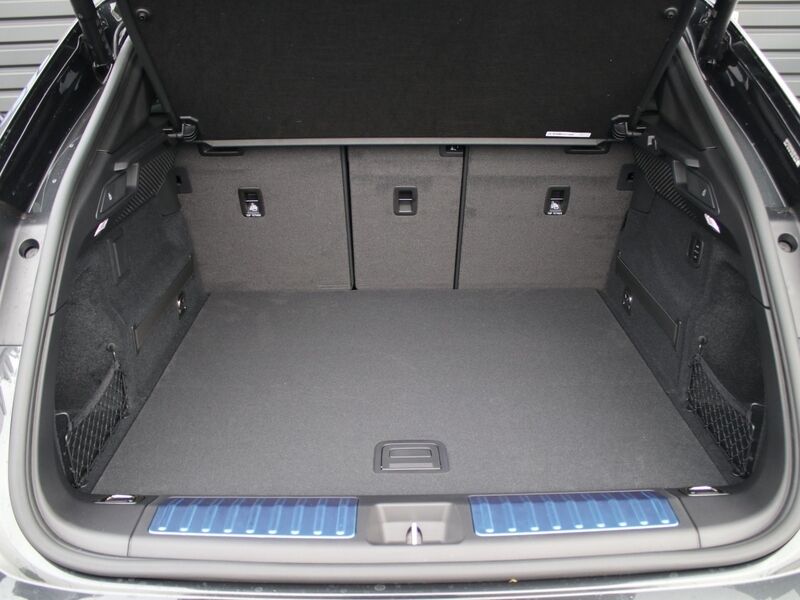 More views of Porsche Macan