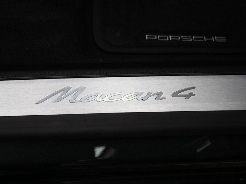 More views of Porsche Macan