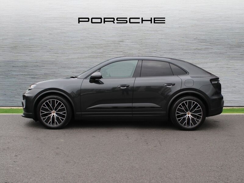 More views of Porsche Macan