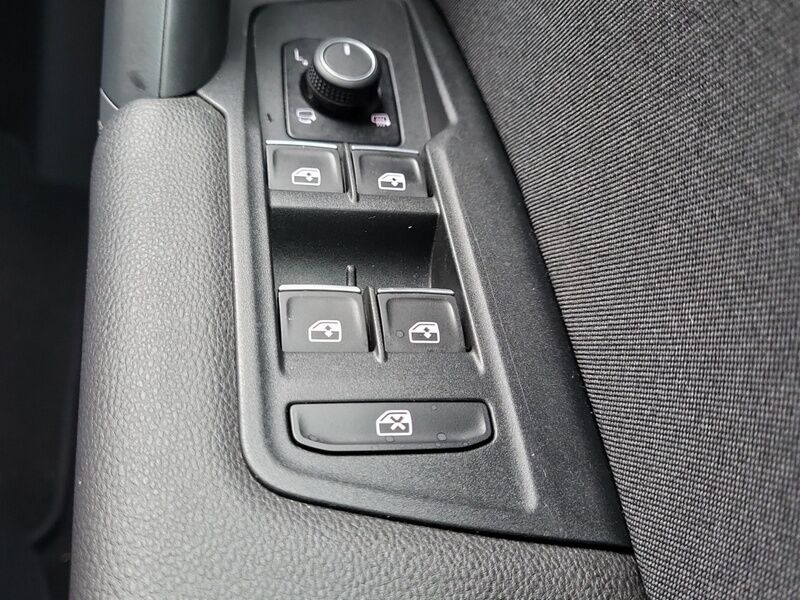 More views of Volkswagen Tiguan