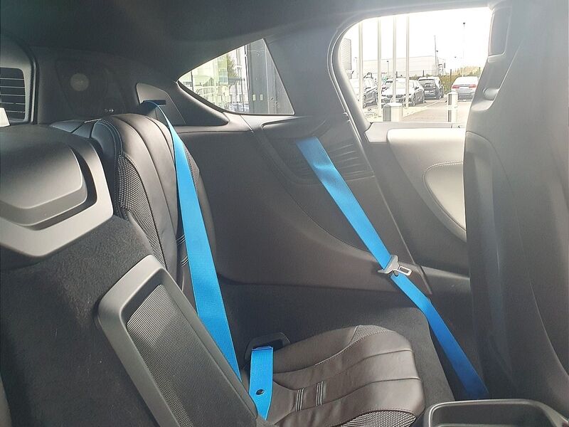 More views of BMW i8