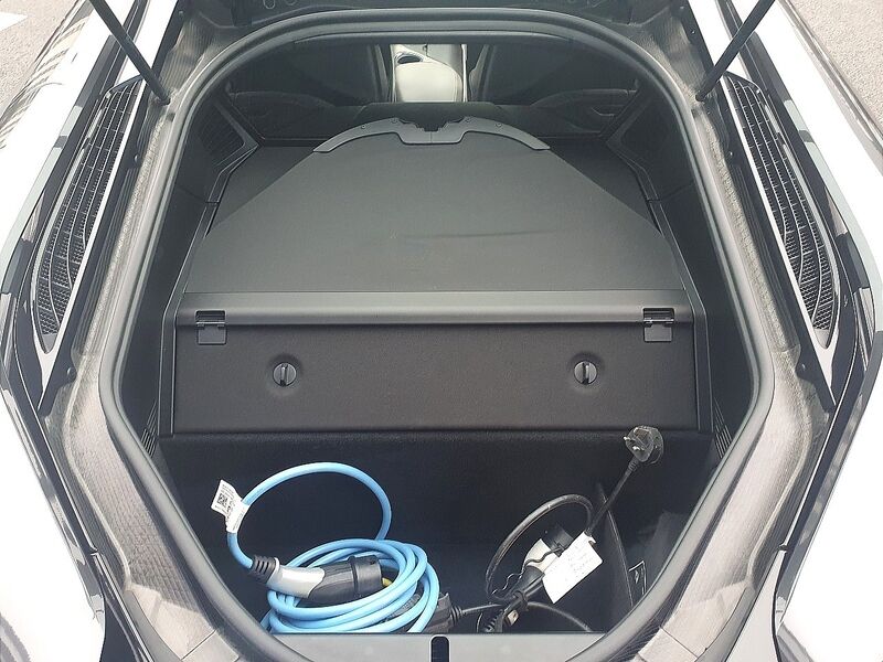 More views of BMW i8