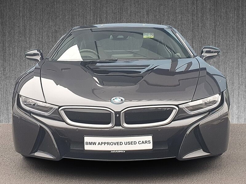 More views of BMW i8