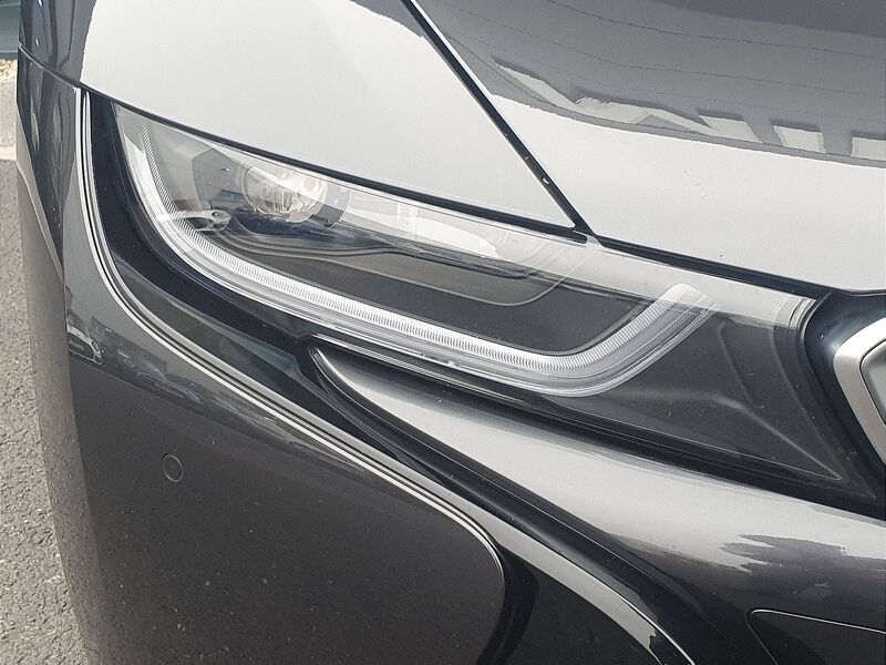 More views of BMW i8