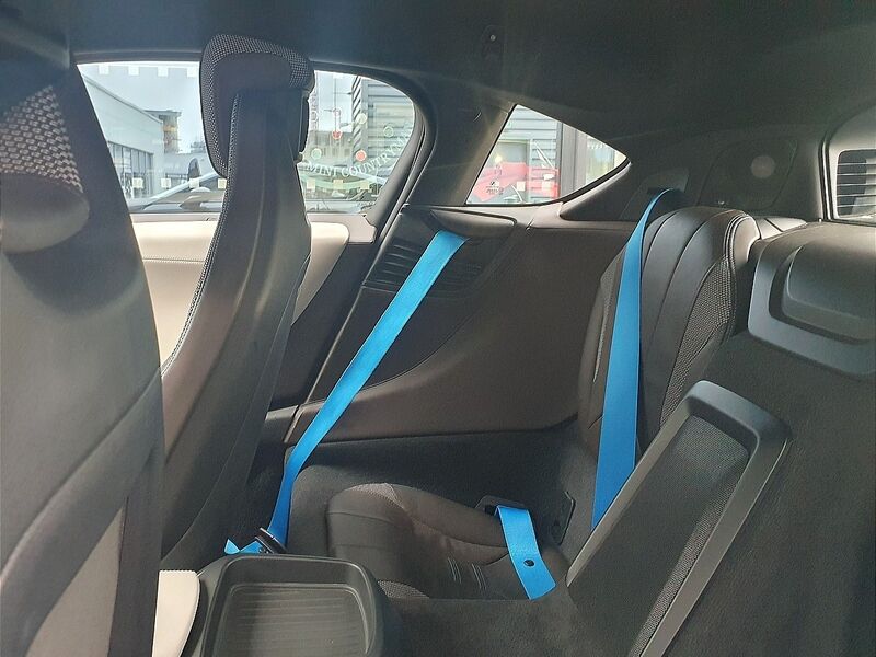 More views of BMW i8