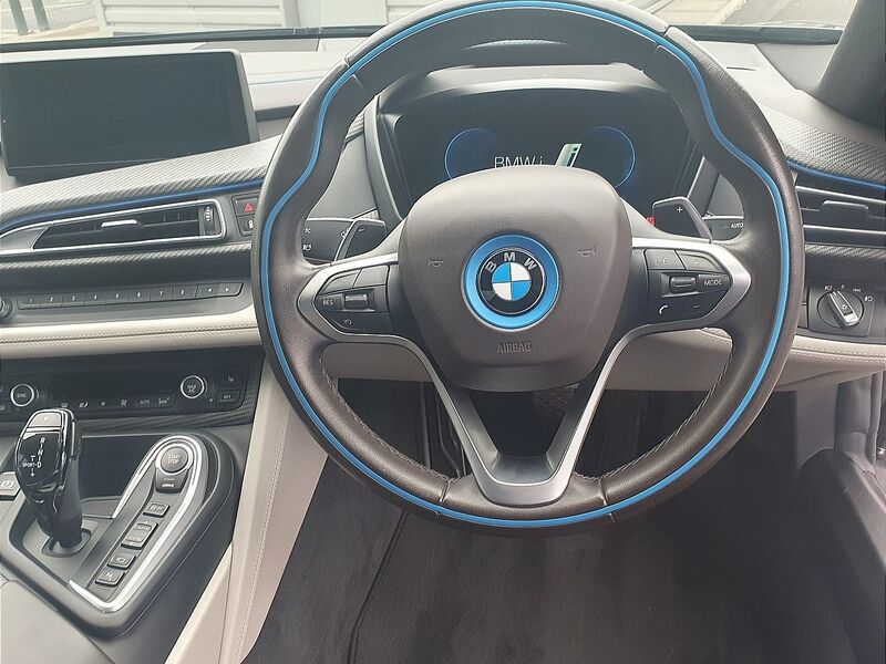 More views of BMW i8