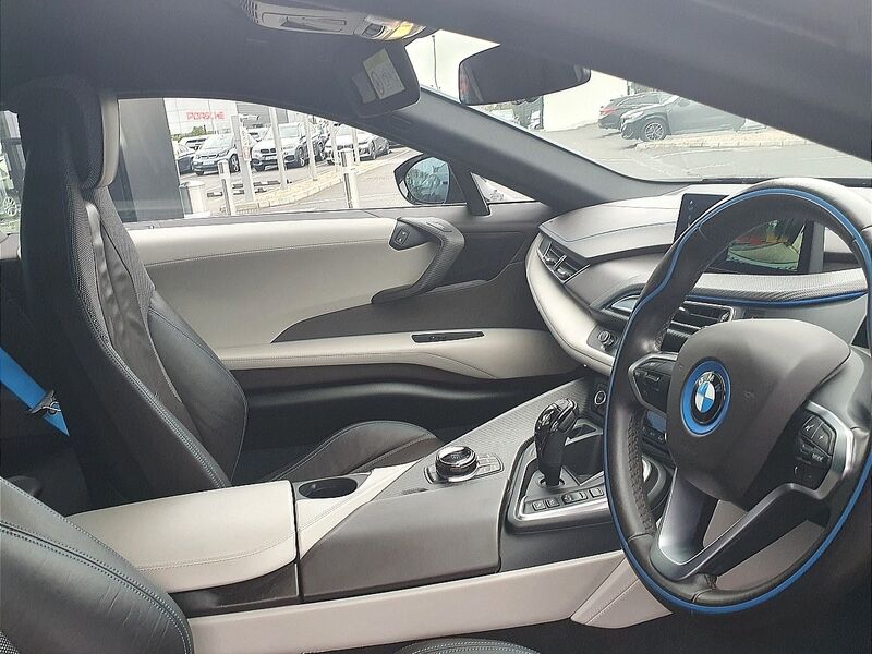 More views of BMW i8