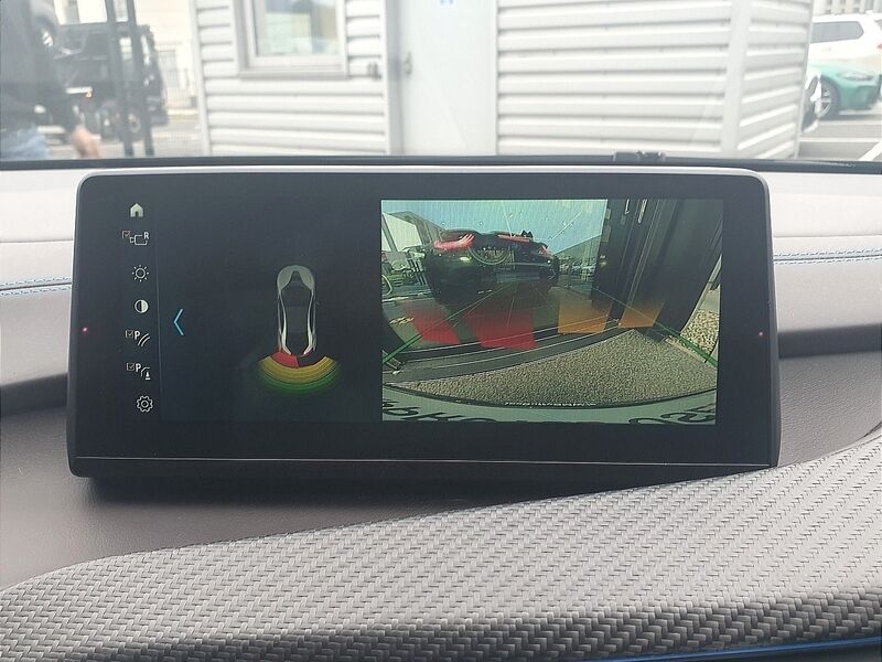 More views of BMW i8