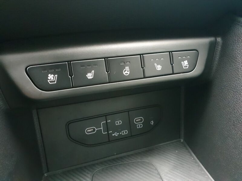 More views of Kia Sportage