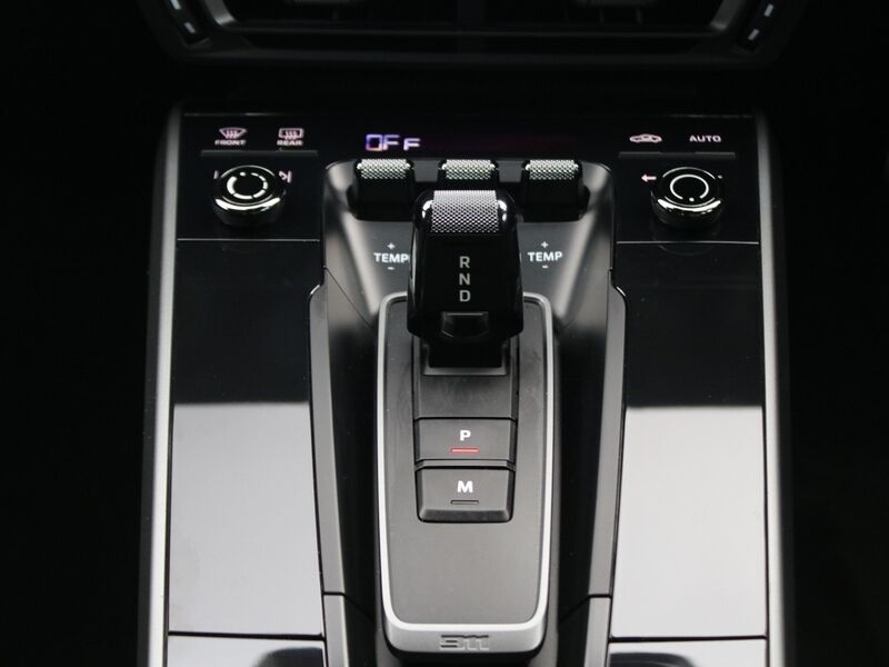 More views of Porsche 911