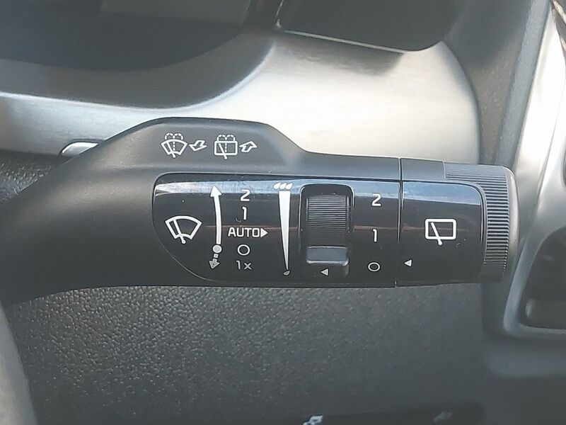 More views of Kia Sorento