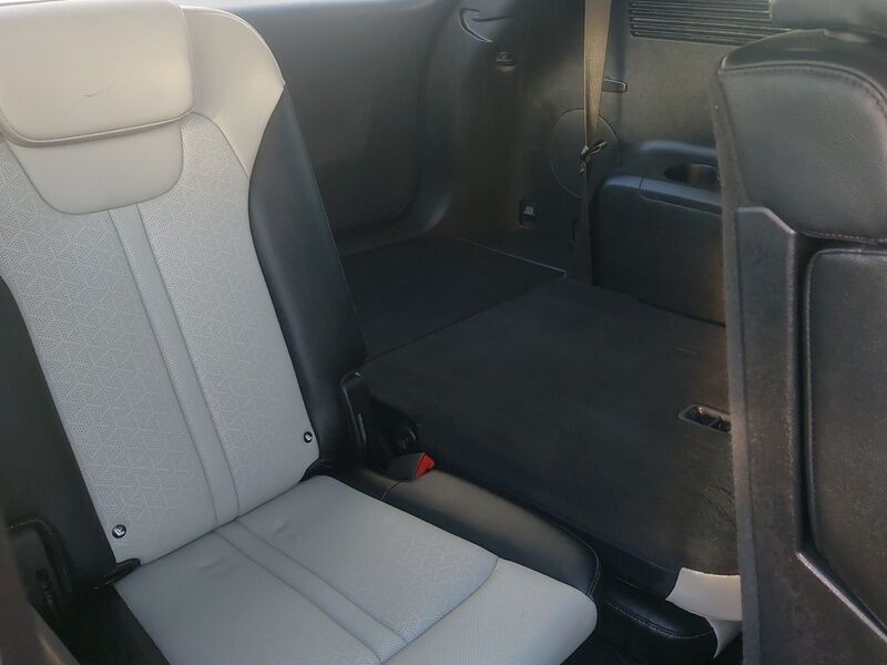 More views of Kia Sorento