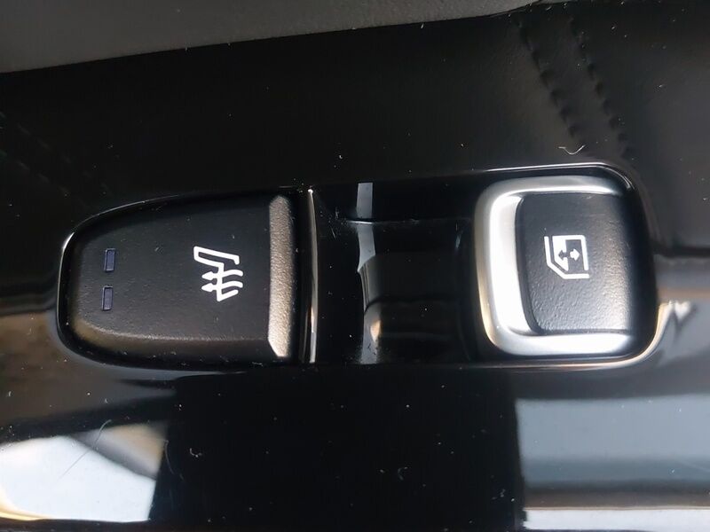 More views of Kia Sorento