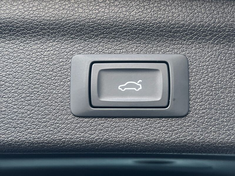 More views of Audi Q3