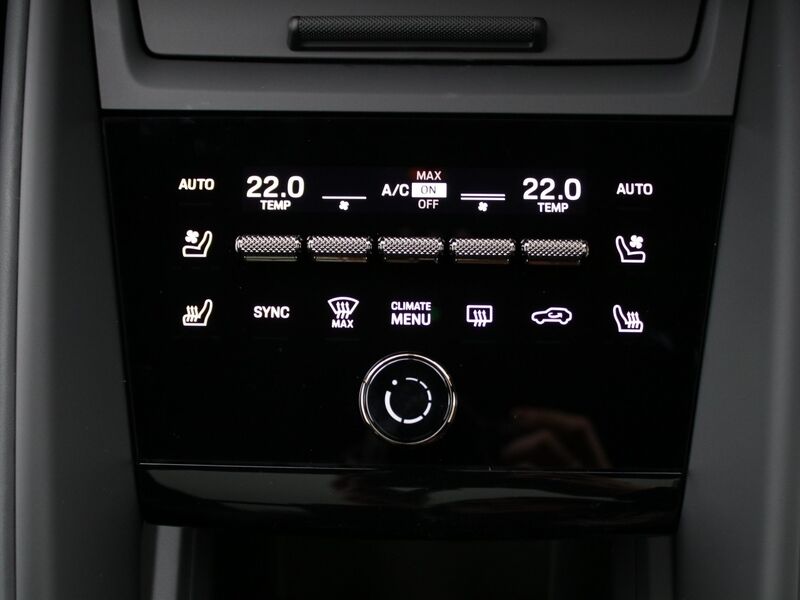 More views of Porsche Macan