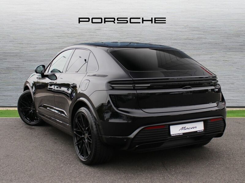 More views of Porsche Macan