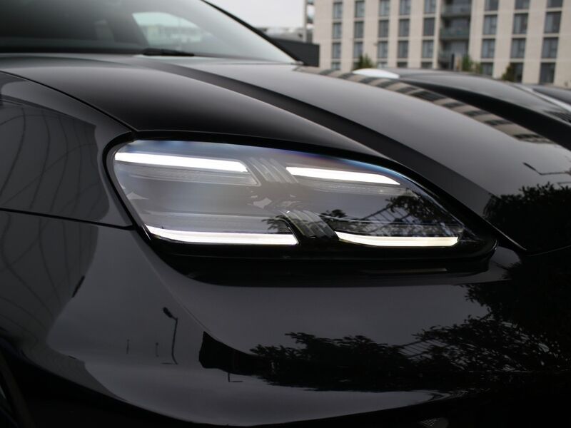 More views of Porsche Macan