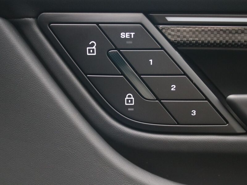 More views of Porsche Macan