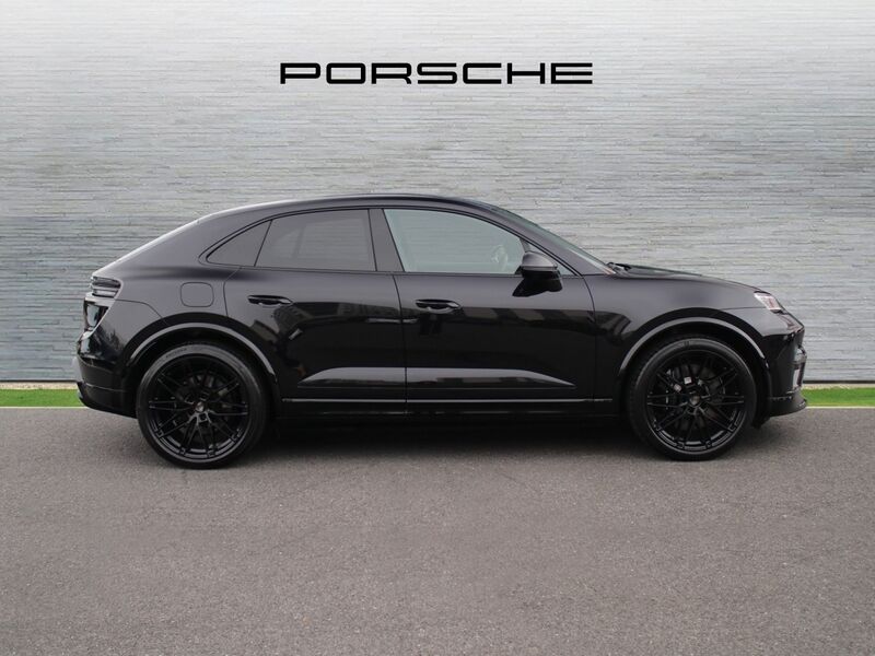 More views of Porsche Macan