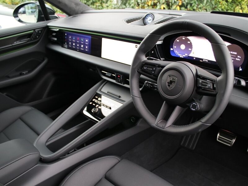 More views of Porsche Macan