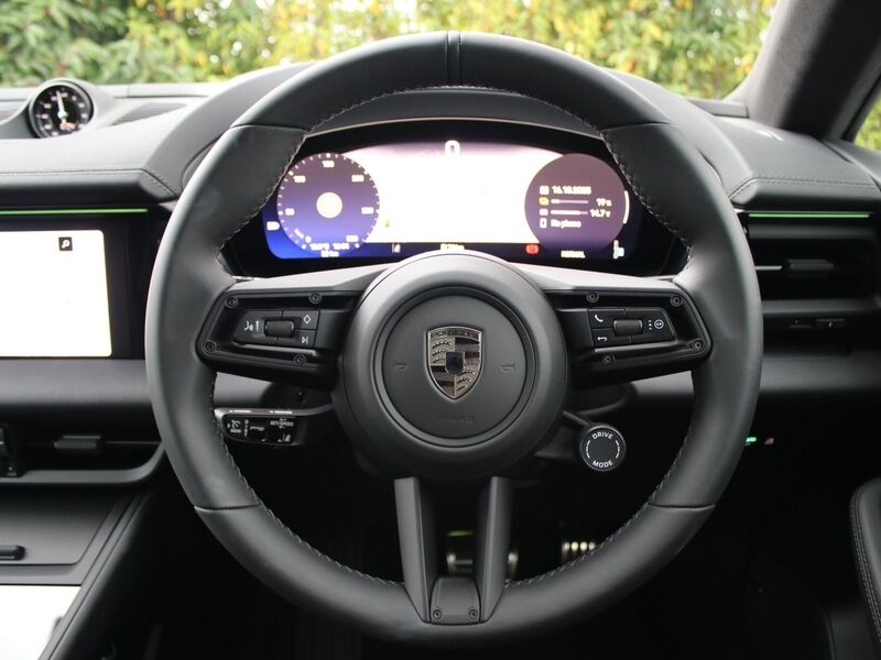 More views of Porsche Macan