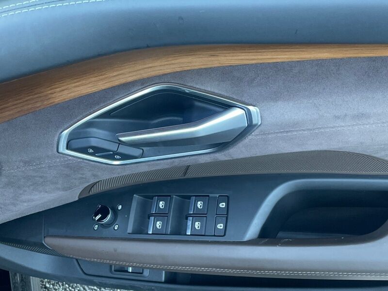 More views of Audi e-tron GT quattro