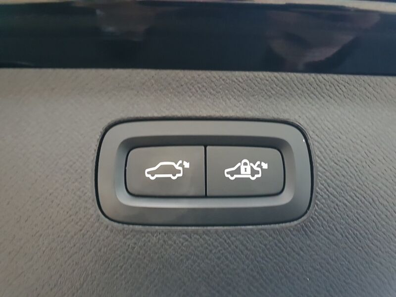 More views of Volvo XC90