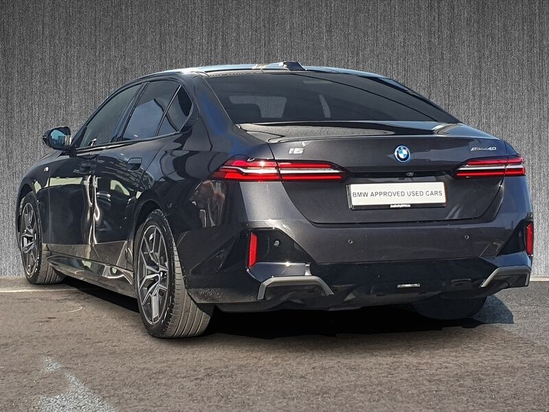 More views of BMW i5